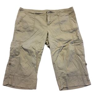 Casual Cargo Capri With Pocket Design